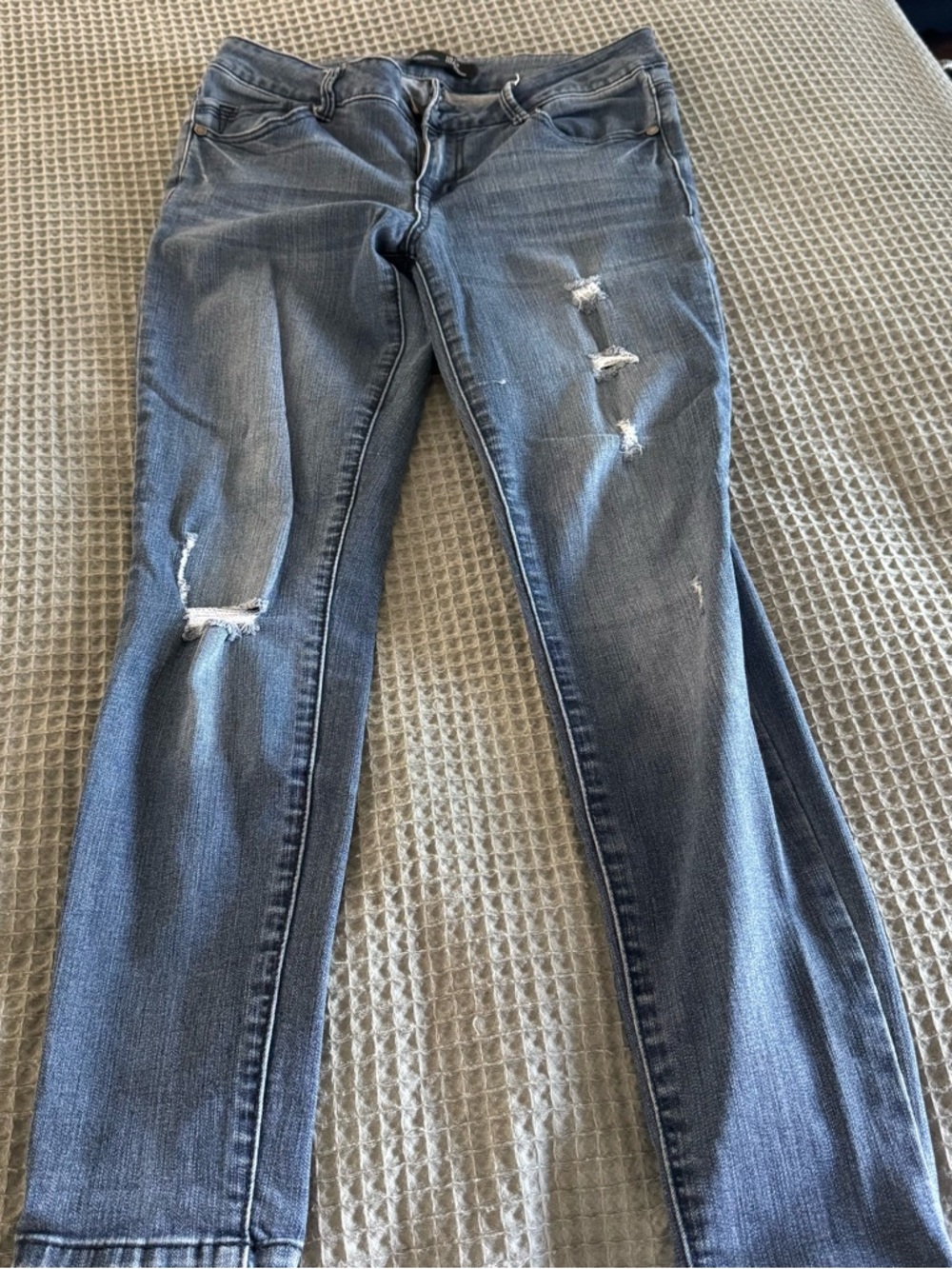 1822 Denim Distressed Blue Skinny Jeans